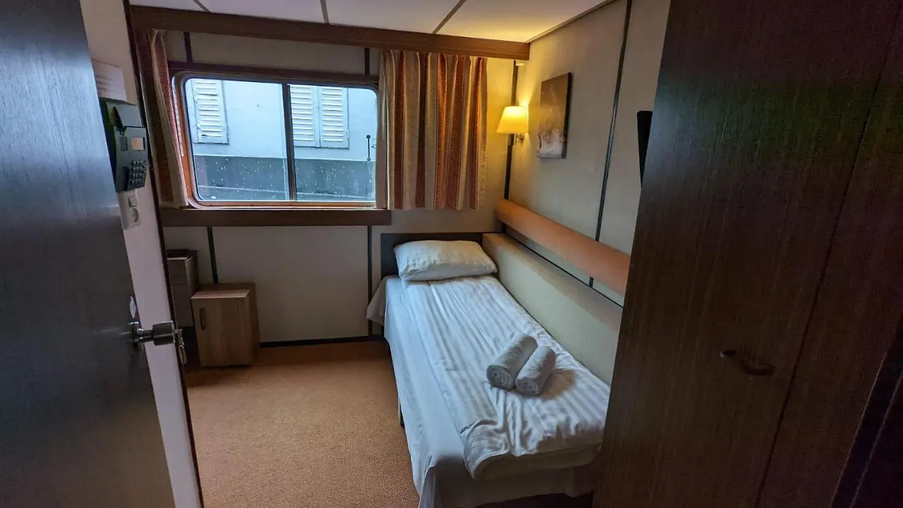 Botel Ms Diana Hotel - Cruises Vienna
