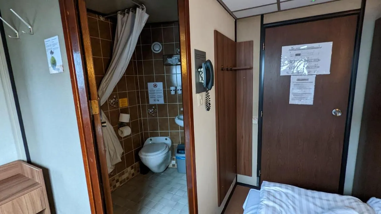 Botel Ms Diana Hotel - Cruises Vienna Austria