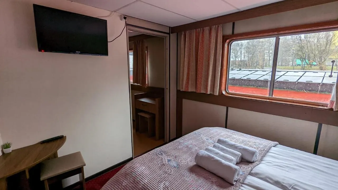 Botel Ms Diana Hotel - Cruises Wien